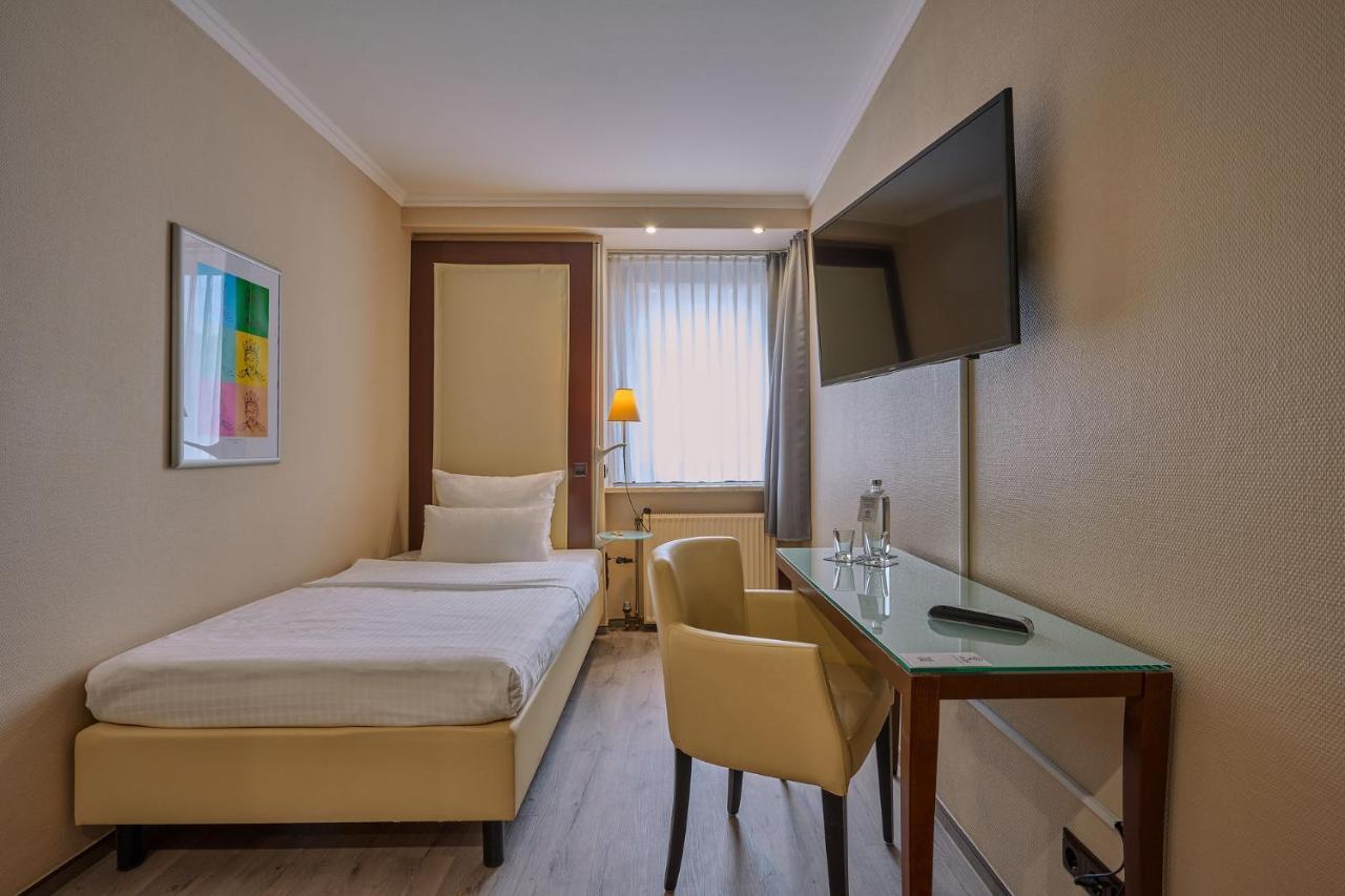 Cityhotel Kaiser Karl Ахен Экстерьер фото